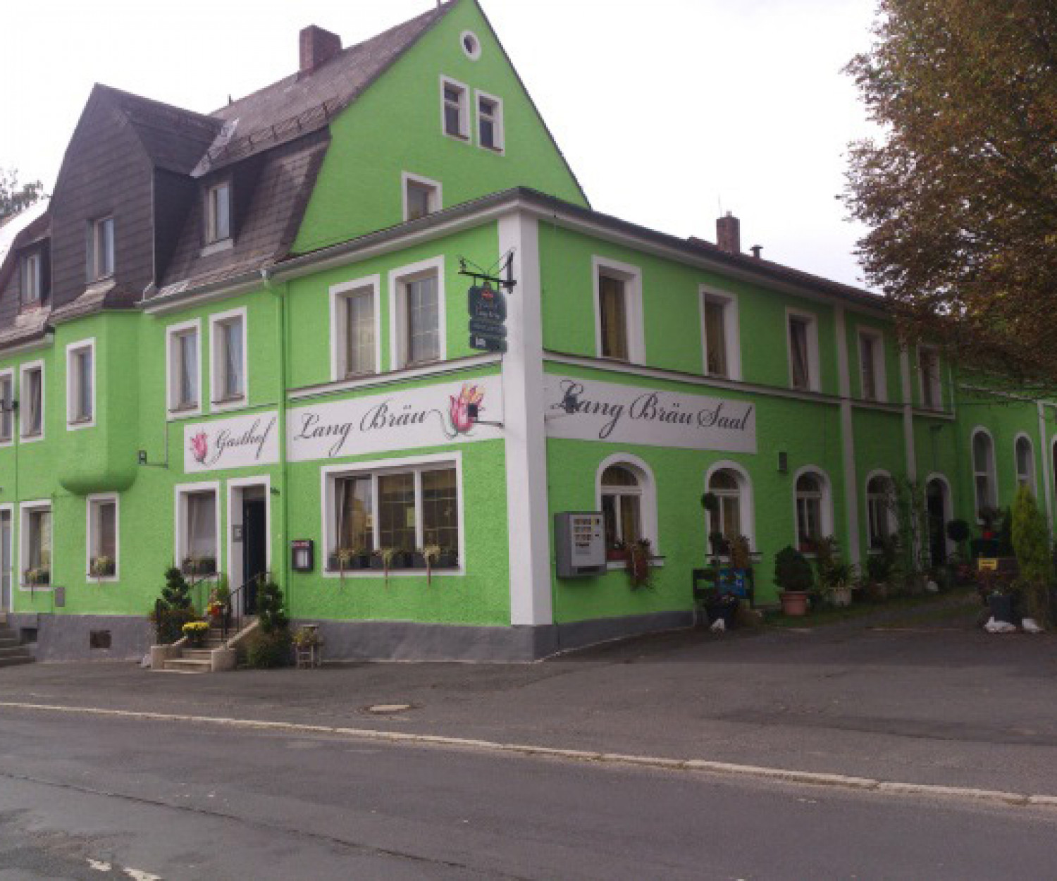 Professionelle Fassadengestaltung ausgeführt von Dambon Maler aus Marktredwitz.